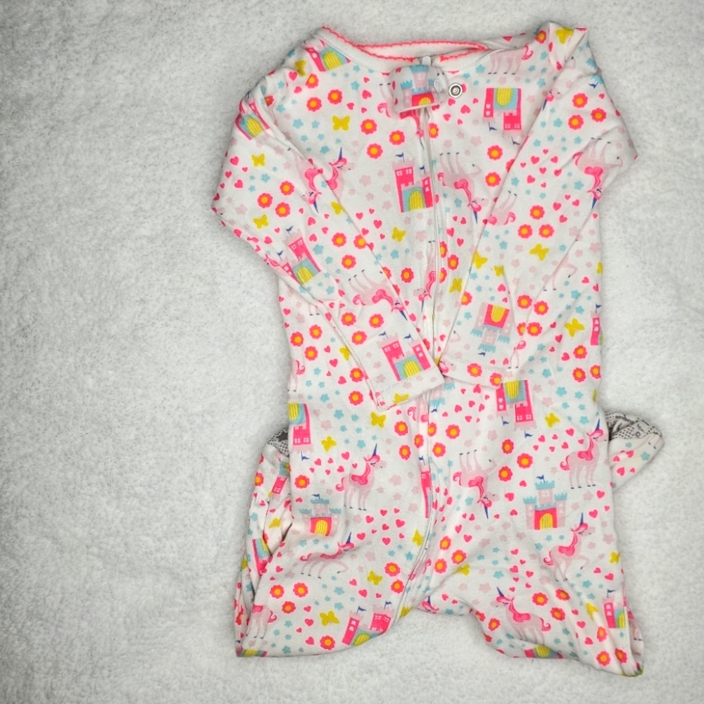 White patterned longsleeve onesie